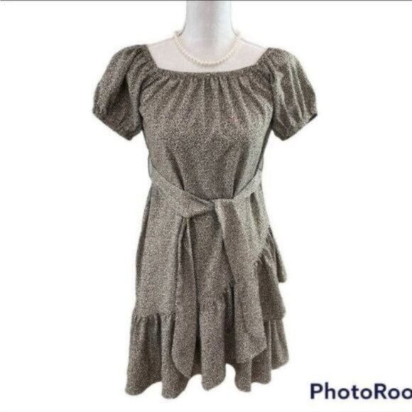 H&M Dresses & Skirts - H&M crepe dress